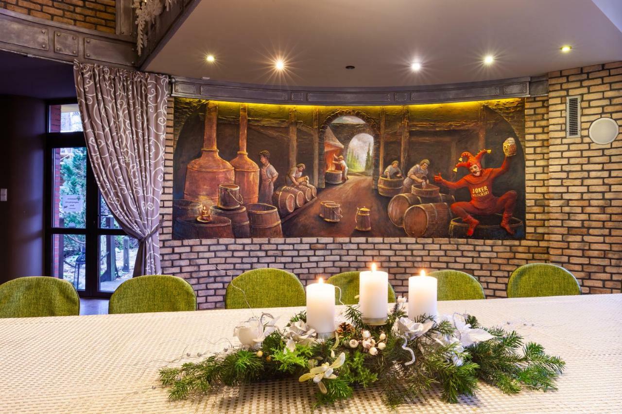 Poziomka Hotel Kujan Ngoại thất bức ảnh