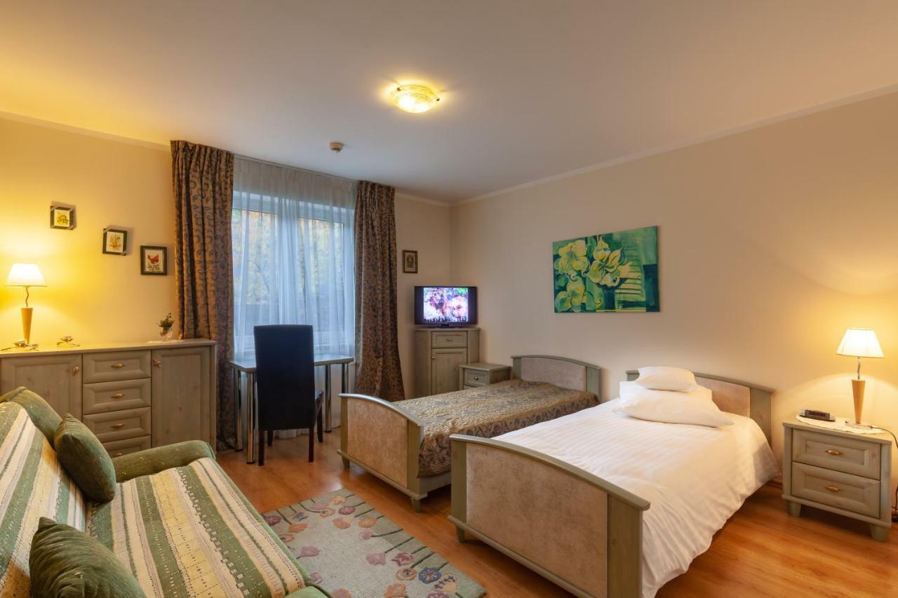 Poziomka Hotel Kujan Ngoại thất bức ảnh