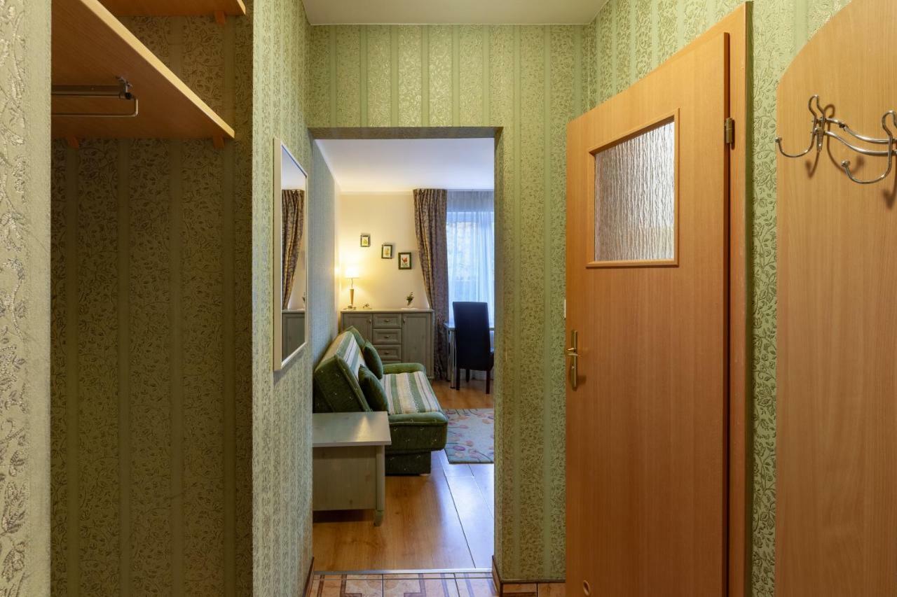 Poziomka Hotel Kujan Ngoại thất bức ảnh
